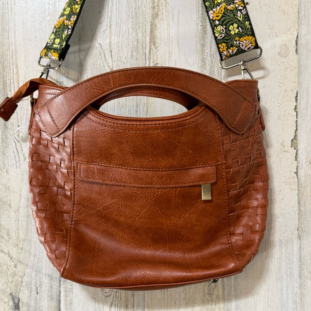 Le Miel Woven-Panel Brown Shoulder Bag with Floral Accent Strap - Picture 7 of 12